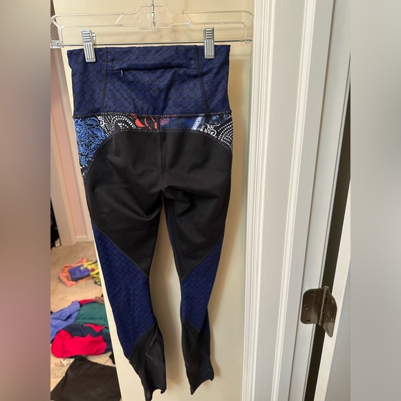 Athleta multicolored leggings - Picture 4 of 7